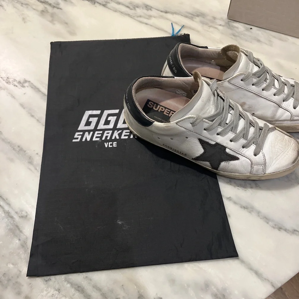 Golden Goose White Distressed Sneakers with Black Star - Picture 4 of 10